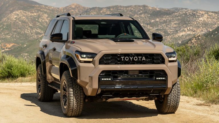 Toyota registra o SUV 4Runner no Brasil, modelo maior que a SW4