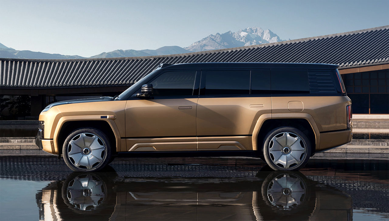 BYD Yangwang U8L abre pré-venda em 31 de julho com detalhes em ouro 24