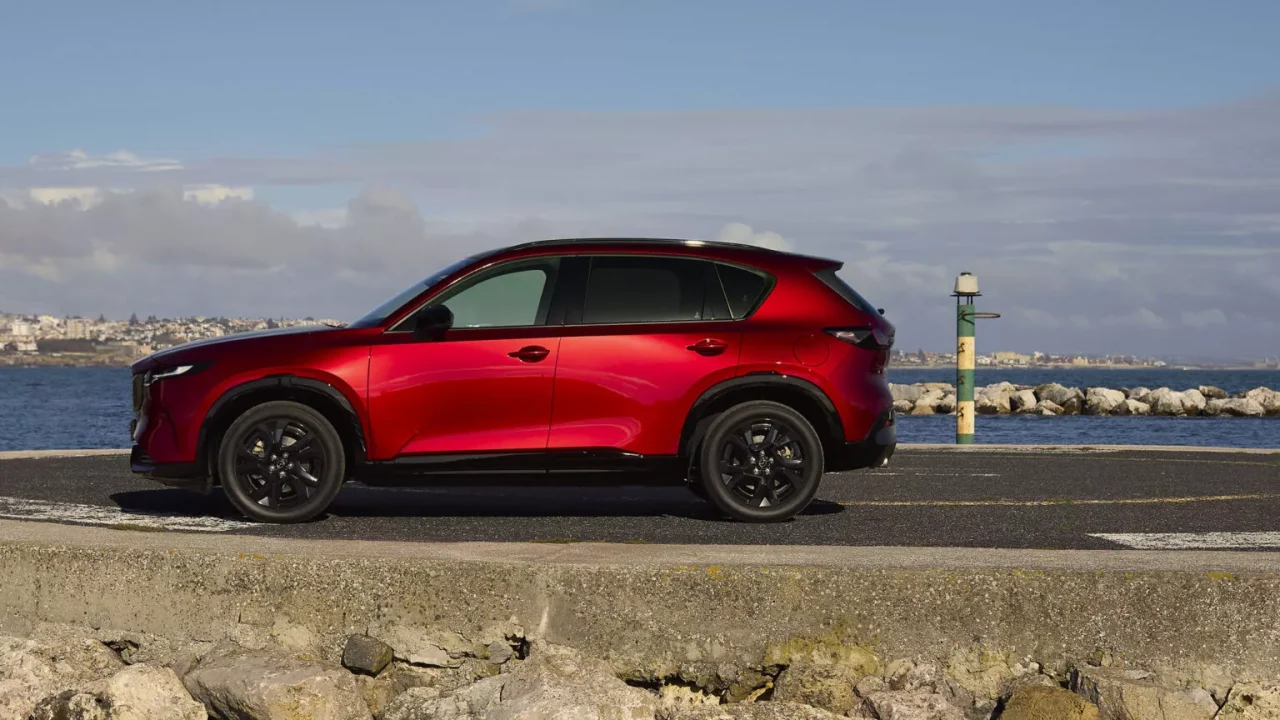 Nova geração do Mazda CX-5 é revelada com design refinado