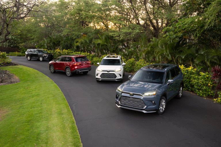Toyota Grand Highlander 2026 chega com desempenho e estilo nos EUA