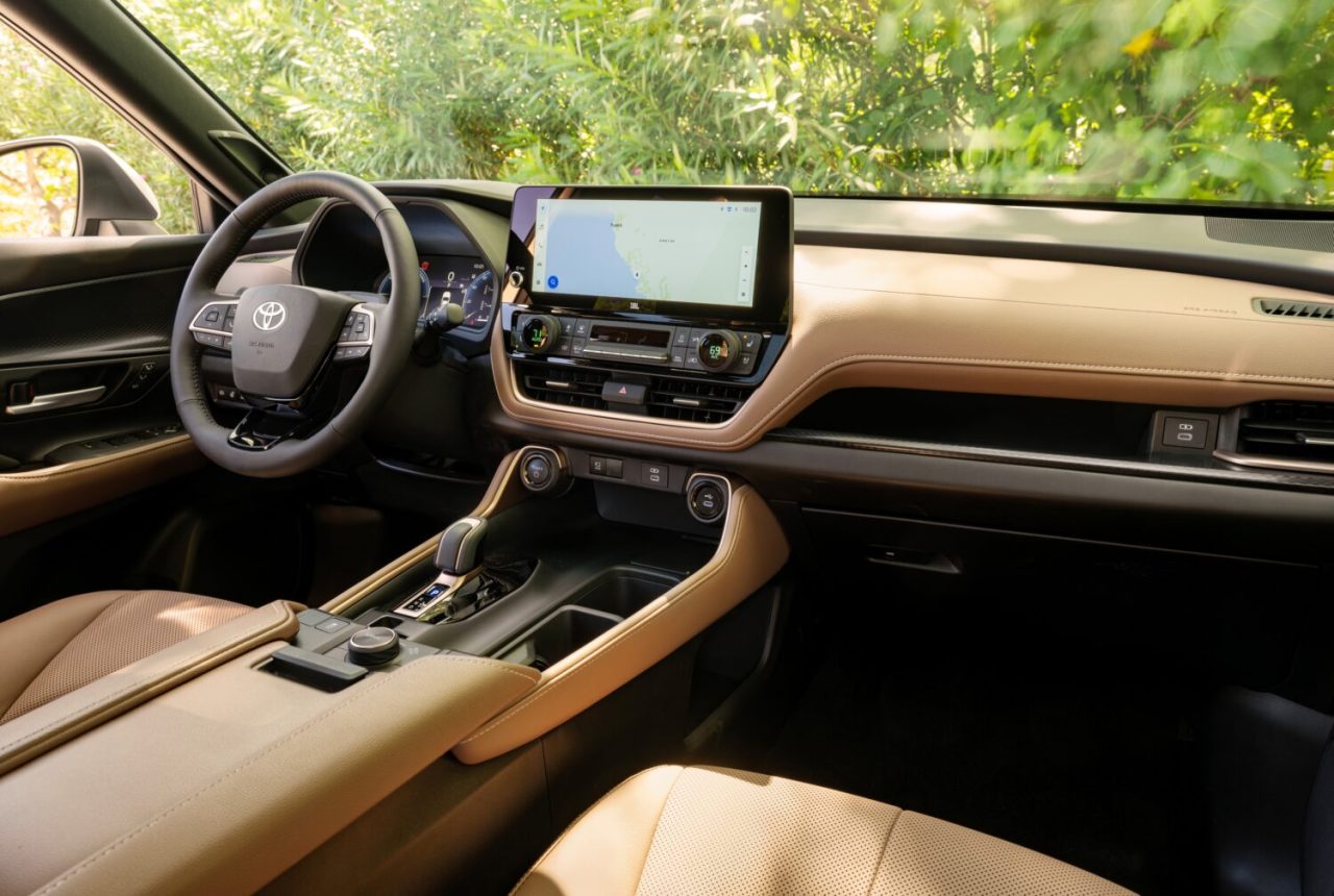 Toyota Grand Highlander 2026 chega com desempenho e estilo nos EUA