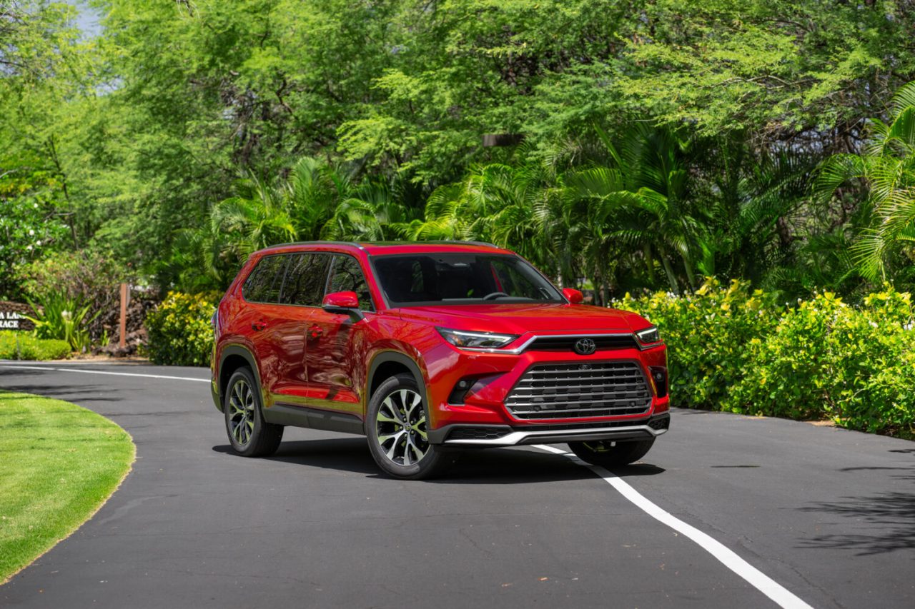 Toyota Grand Highlander 2026 chega com desempenho e estilo nos EUA