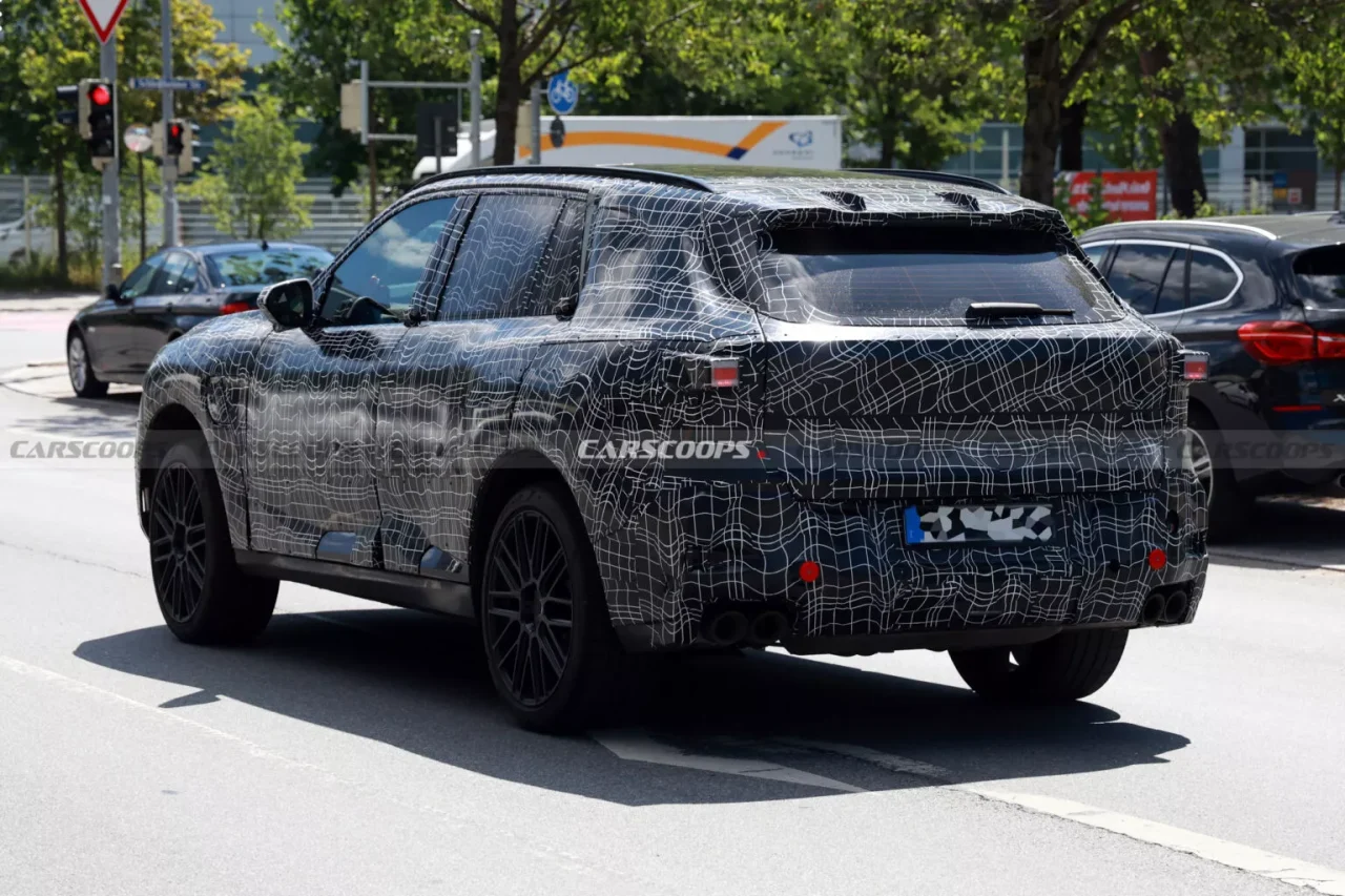 BMW apresenta interior tecnológico do X5 2027 com nova tela panorâmica
