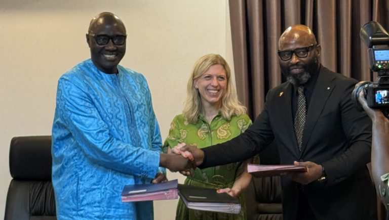 Daimler Truck firma parceria com Senegal para montagem de veículos no país
