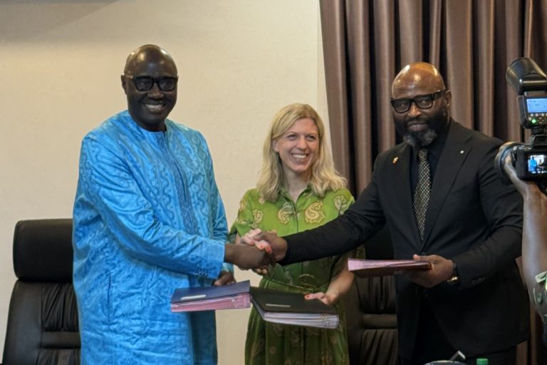 Daimler Truck firma parceria com Senegal para montagem de veículos no país