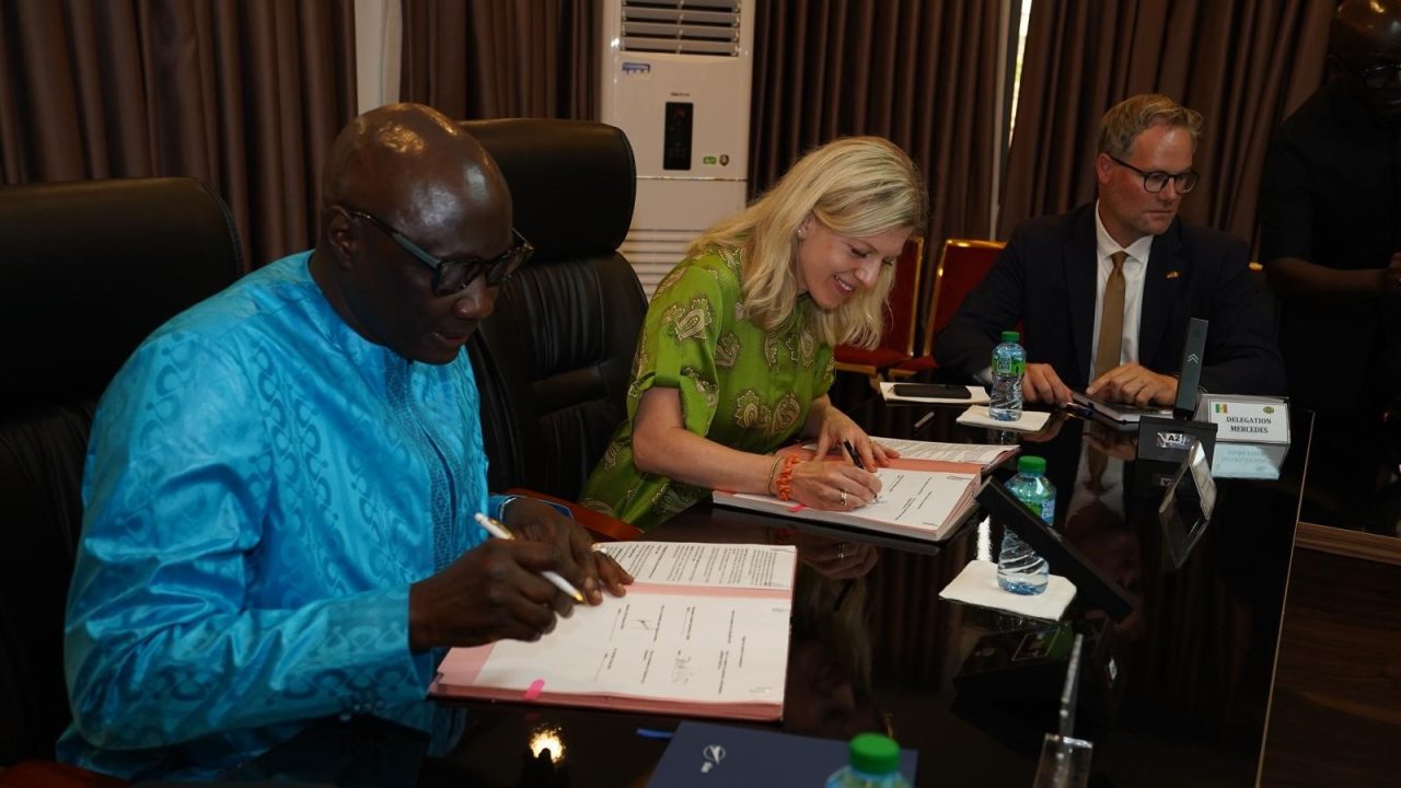 Daimler Truck firma parceria com Senegal para montagem de veículos no país