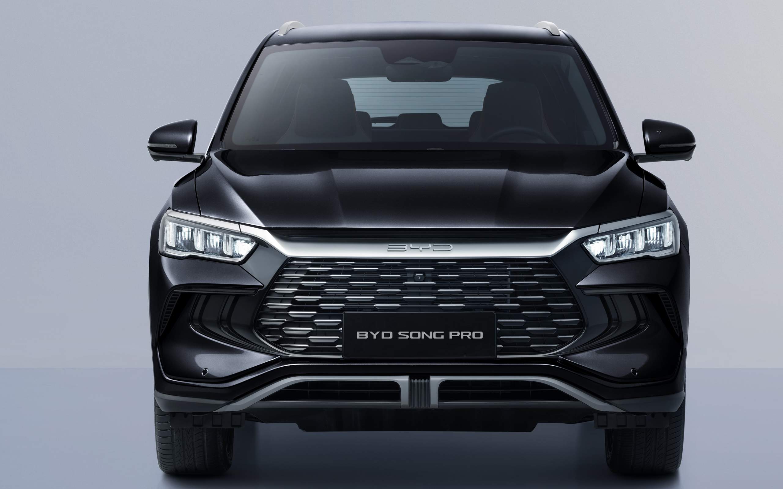 BYD Song Pro chega a linha 2026 com pacote de assistência mais completo