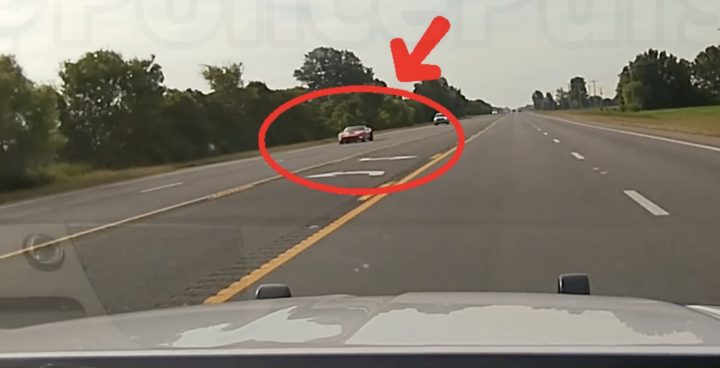 Polícia do Arkansas persegue Corvette roubado e culmina em manobra PIT controlada