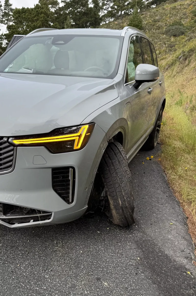 Volvo convoca recall de 12 mil carros após falha de software causar acidente