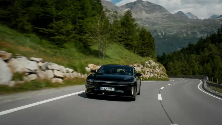 Lucid Air Grand Touring estabelece novo recorde de autonomia para carros elétricos