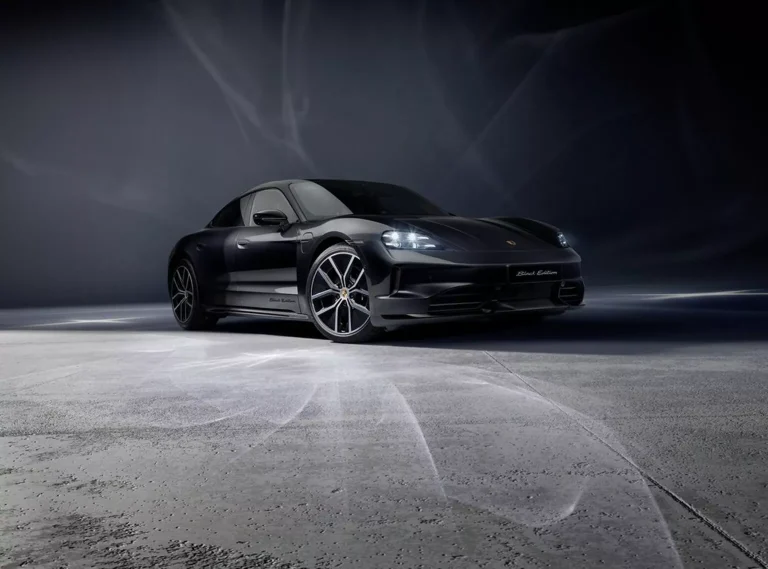 Porsche Taycan ganha edição Black com melhorias visuais nos EUA
