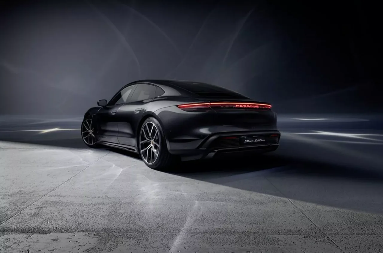 Porsche Taycan ganha edição Black com melhorias visuais nos EUA