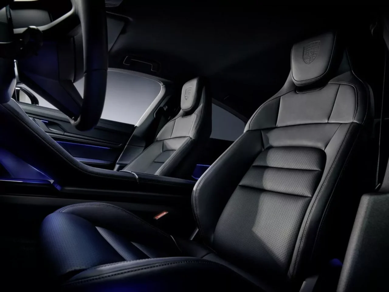 Porsche Taycan ganha edição Black com melhorias visuais nos EUA