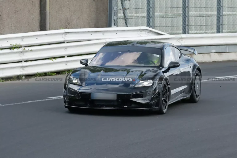 Porsche testa Taycan Turbo GT no circuito de Nürburgring