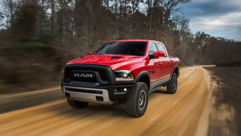 NHTSA investiga quase 1,2 milhão de picapes Ram após falhas em recall