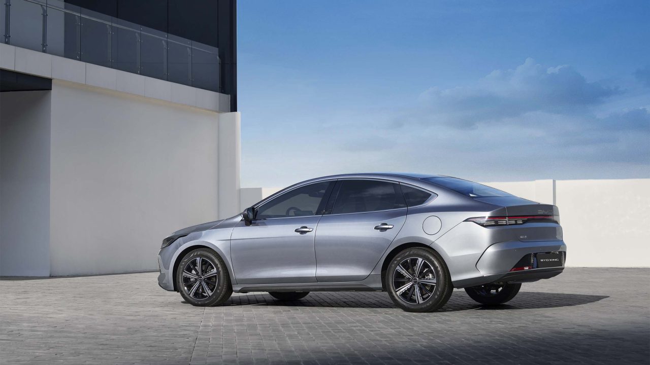 BYD King 2026 estreia com mais itens, mas perde potência
