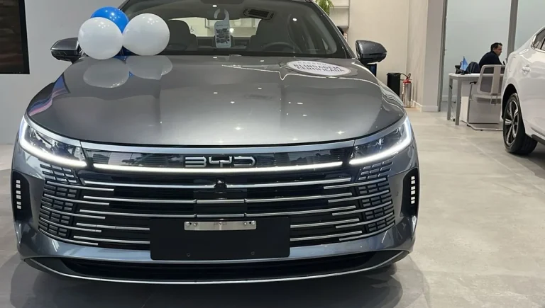 BYD confirma fabricação do sedã King na planta da Bahia