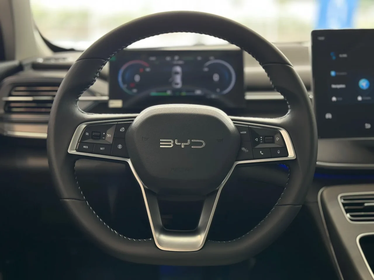 Quanto custa manter o BYD King 2025? Veja seguro e revisões em julho