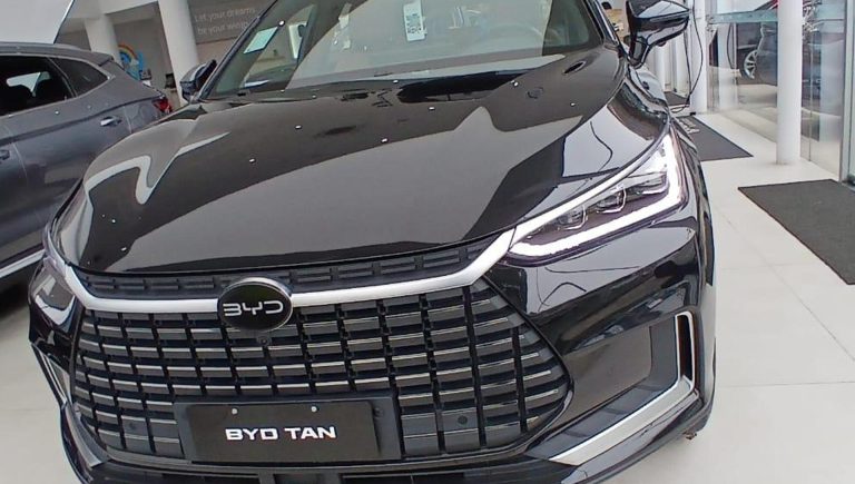 BYD libera Tan em julho com super desconto de R$ 100 mil