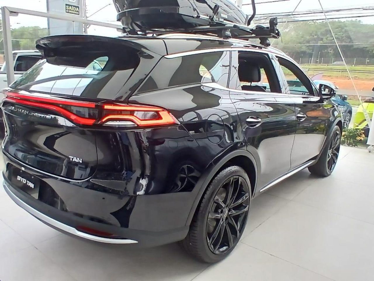 BYD libera Tan em julho com super desconto de R$ 100 mil