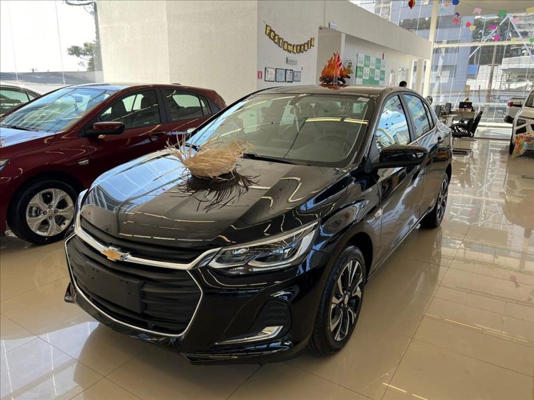 Chevrolet Onix Plus Premier fica até R$ 24.900 mais barato para PcD em julho