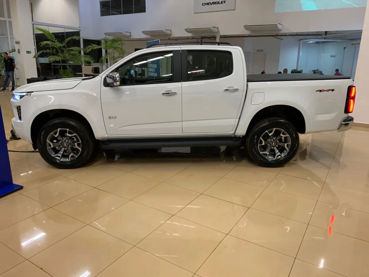 Chevrolet S10 WT MT está com mega desconto de R$ 44.400 para CNPJ