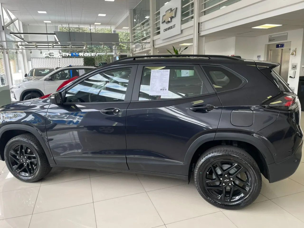 Chevrolet Tracker RS tem preço de Tera com R$ 43 mil de desconto para PcD