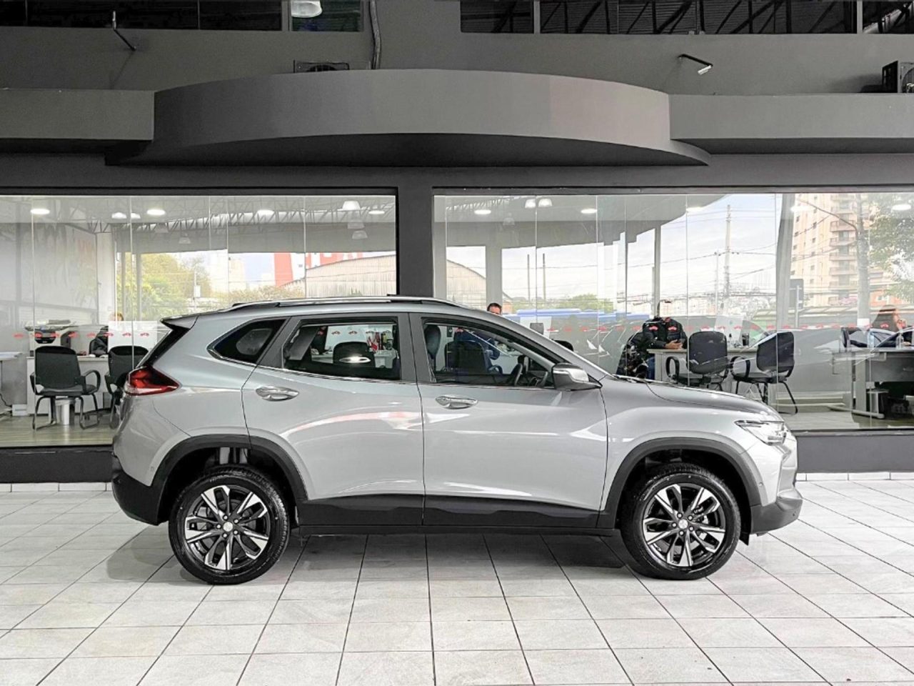 Chevrolet Tracker Premier é oferecido com mega desconto de R$ 38 mil para CNPJ