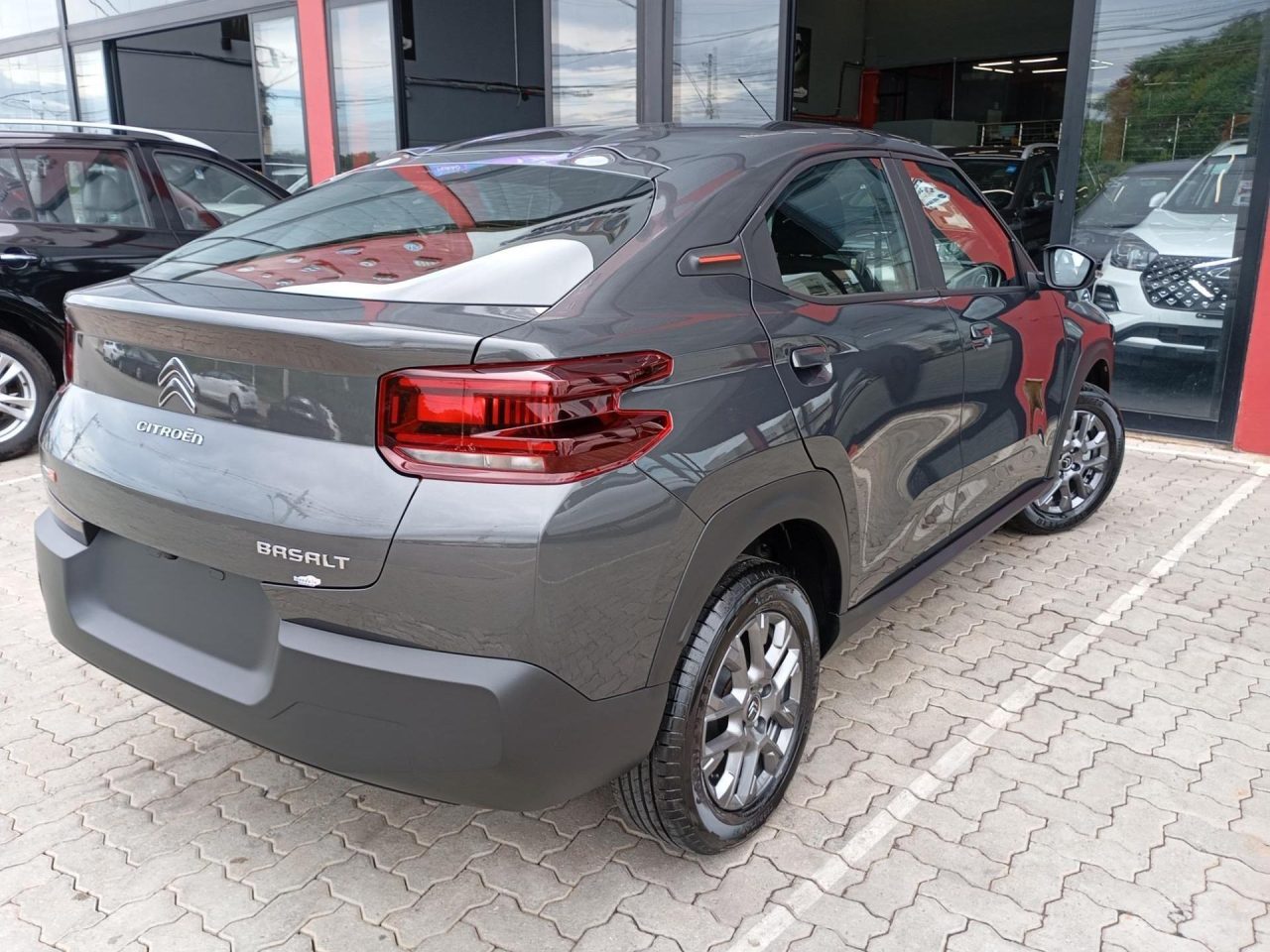 Citroën Basalt Shine é vendido com descontão de R$ 16.711 para PcD