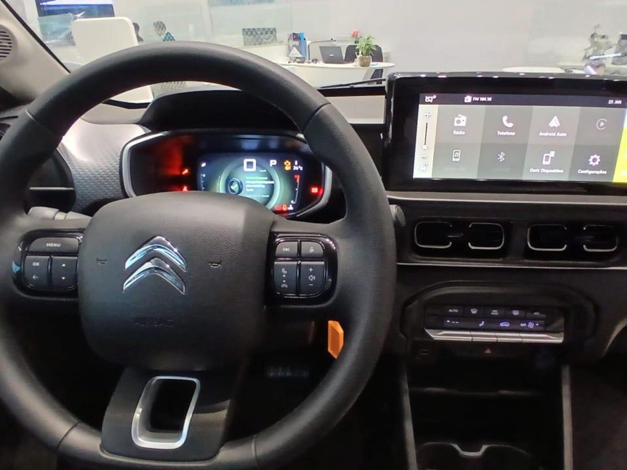 Citroën C3 Aircross Feel T200 tem preço de Pulse com R$ 18,9 mil de desconto para PcD