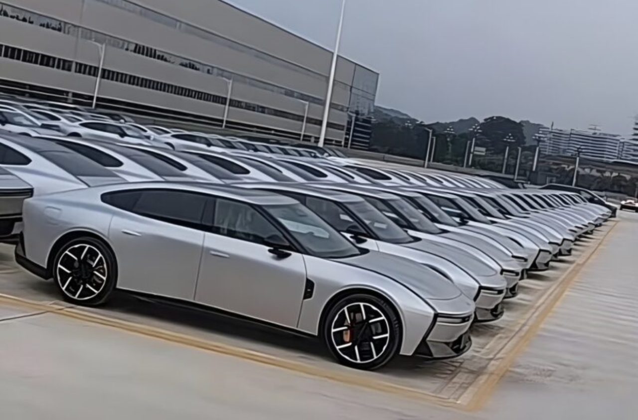 Xpeng P7 acelera na China para enfrentar Tesla Model 3 e Xiaomi SU7