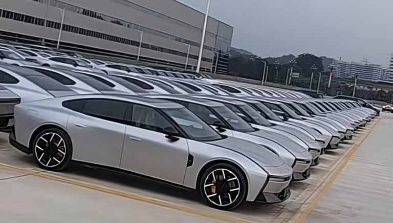 Xpeng P7 acelera na China para enfrentar Tesla Model 3 e Xiaomi SU7