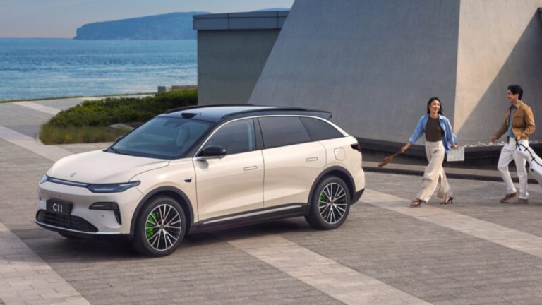 Leapmotor reforça aposta nos elétricos com SUV C11 e sedã B01