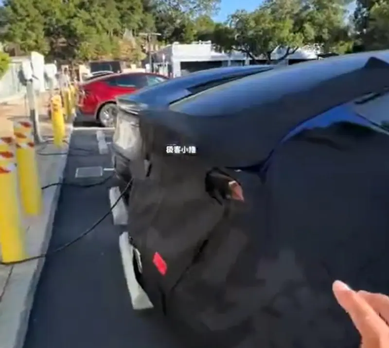 Tesla prepara versão mais acessível do Model Y com mudanças no design e interior