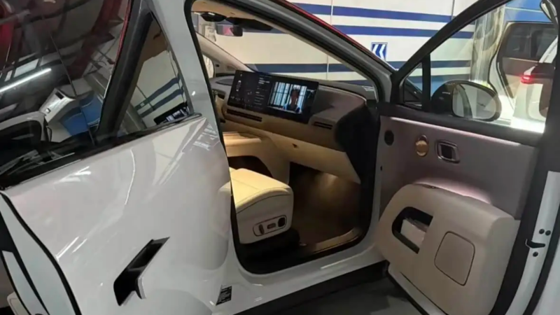 Li Auto i8 surge na China com novos detalhes antes do lançamento oficial