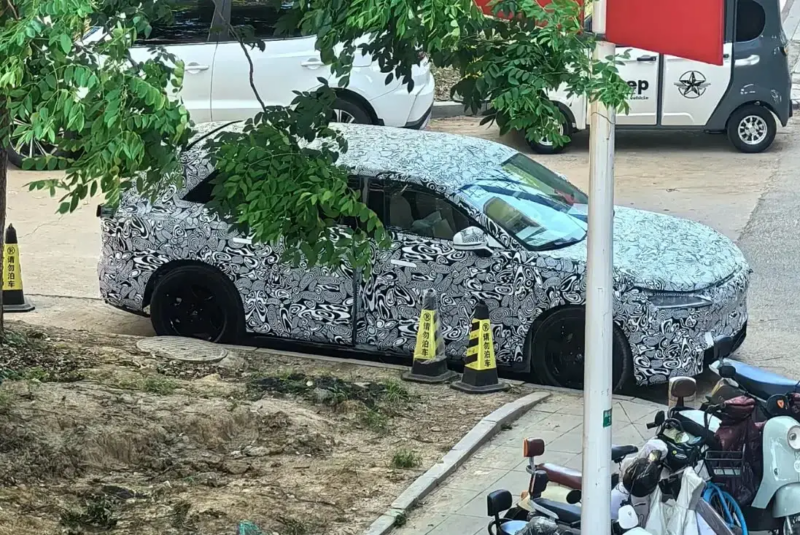 SUV Luxeed R9 da Chery-Huawei é flagrado na China