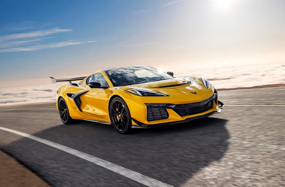 Corvette ZR1 de 1064 cv desafia Tesla Model S Plaid em arrancada