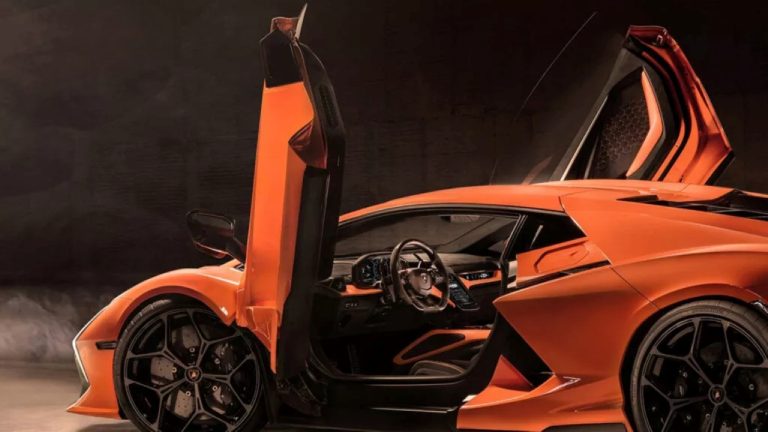 Lamborghini faz recall de 27 superesportivos híbridos Revuelto devido a falha nas portas