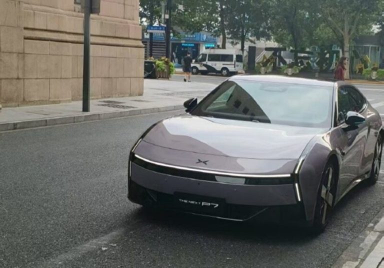 Novo Xpeng P7 vaza na China com visual Liftback e estilo mais esportivo
