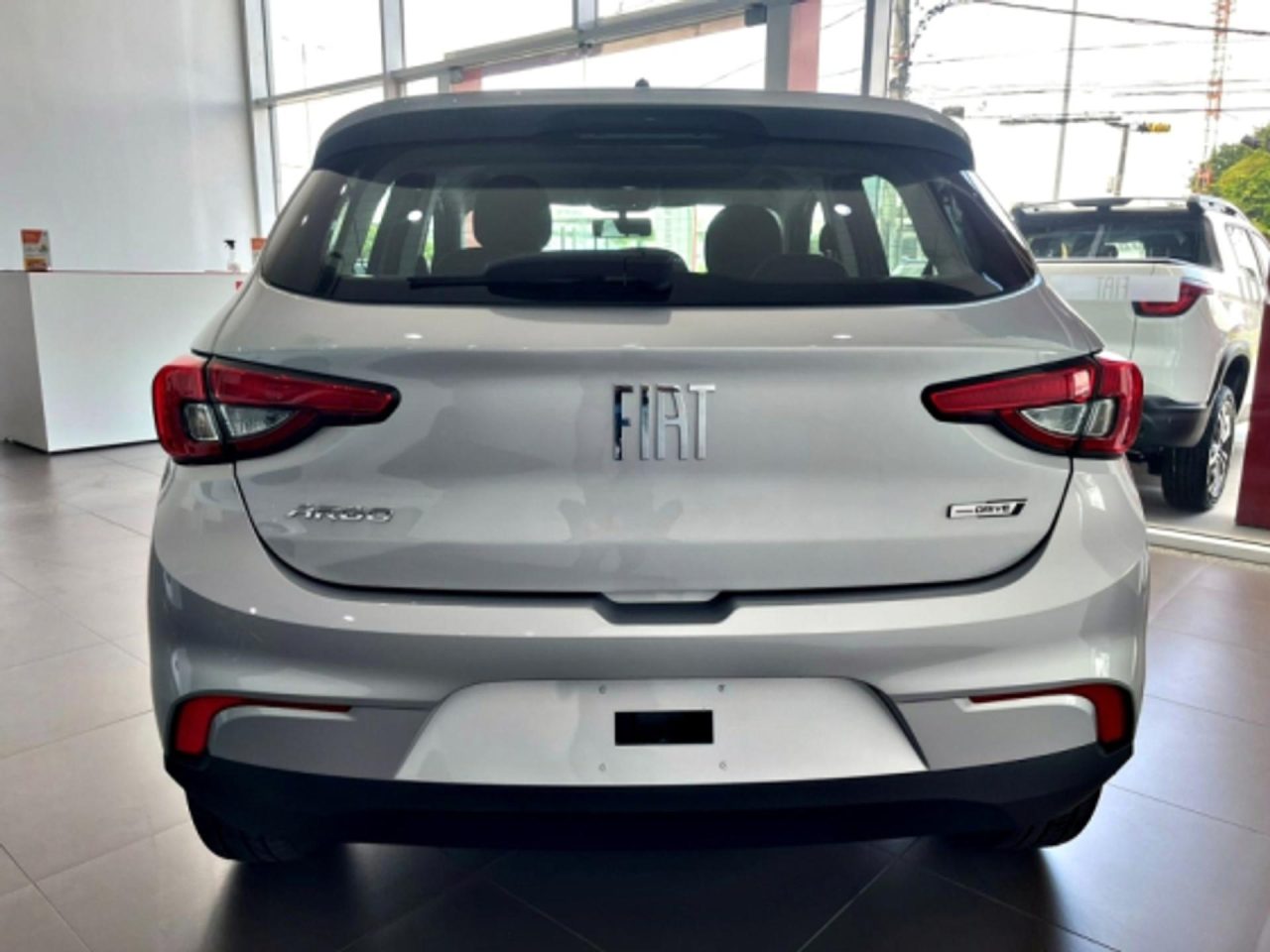 Fiat libera Argo com descontão de R$ 8 mil com programa de carros populares