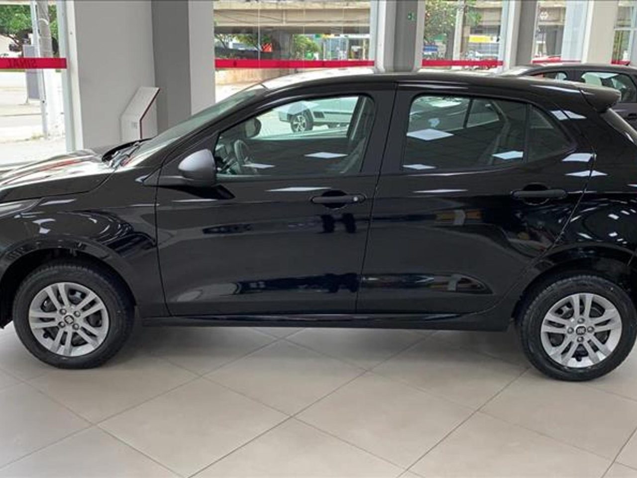 Fiat Argo Drive 1.0 é ofertado com descontão de R$ 12.827 para PcD