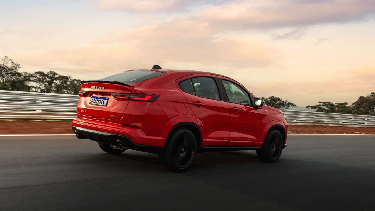 Fiat Fastback Abarth 2026: preço, ficha técnica e equipamentos