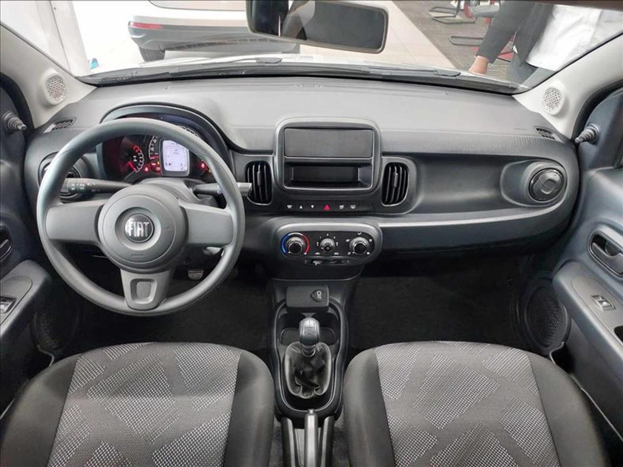 Fiat Mobi Like tem preço reduzido para PcD com desconto de R$ 12.014 em julho