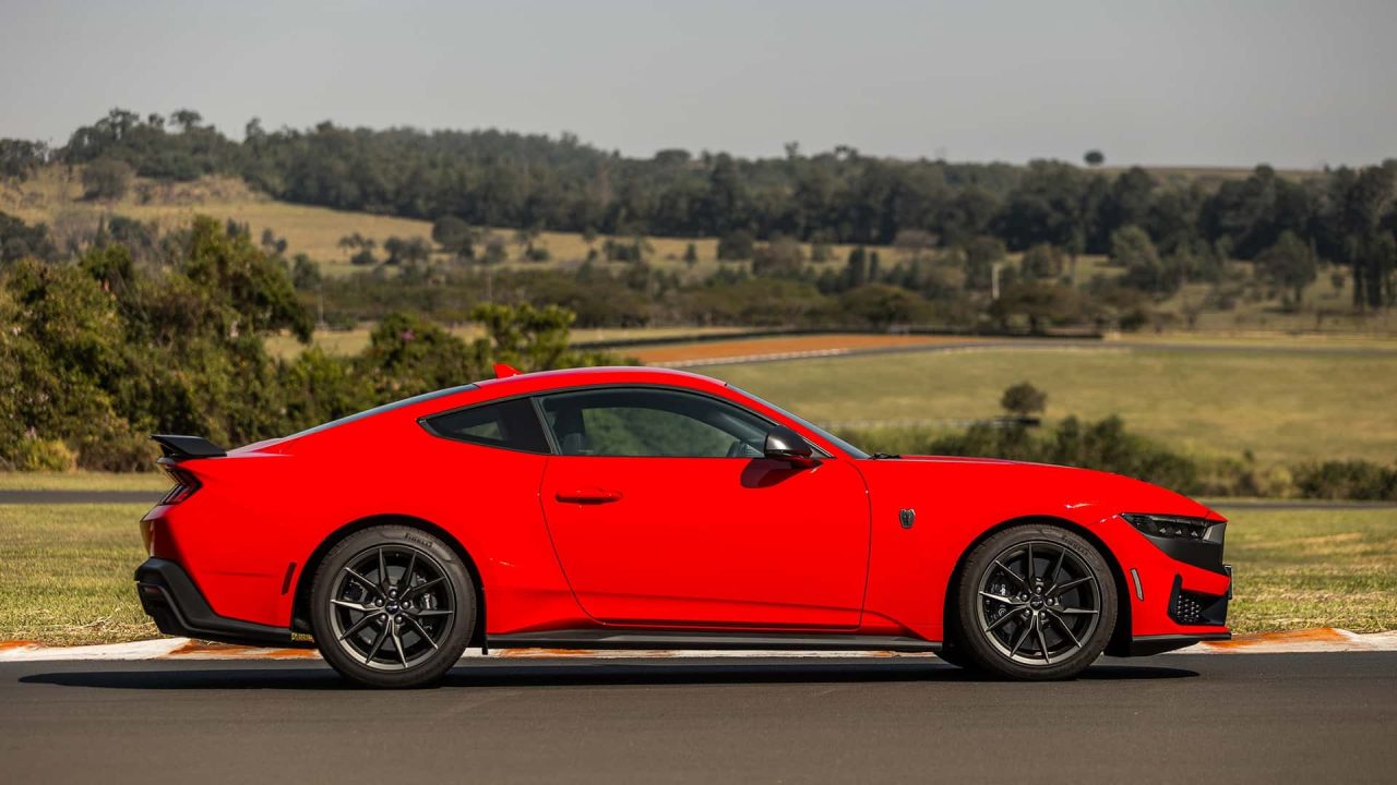 Ford Mustang Dark Horse estreia no Brasil em agosto com motor V8