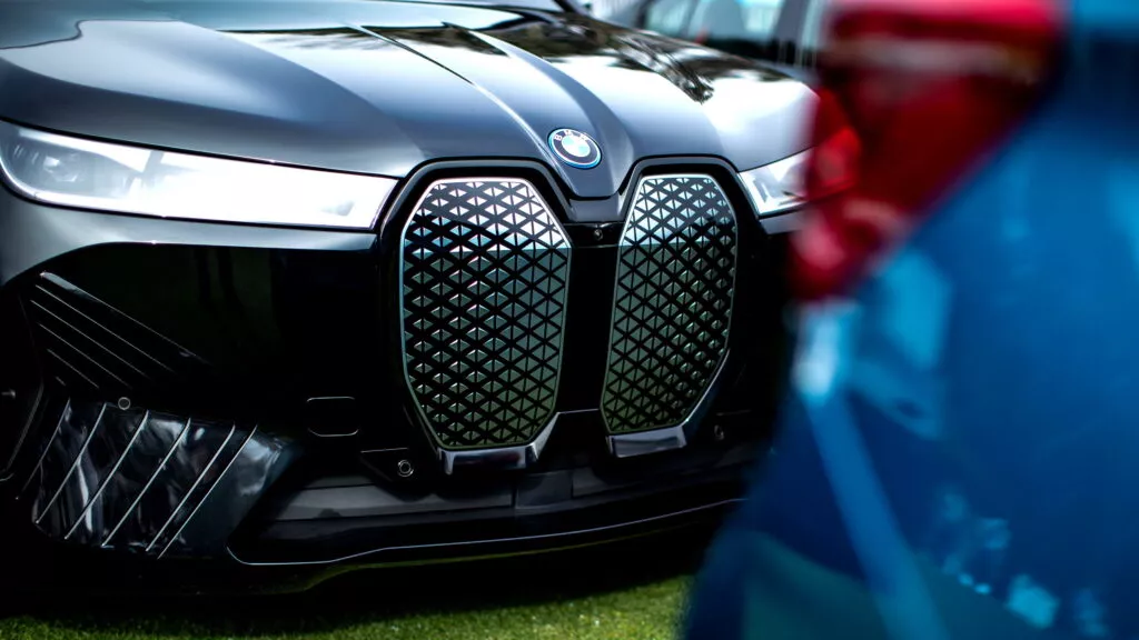 BMW faz recall de 136 veículos elétricos nos EUA devido a risco em módulos de bateria