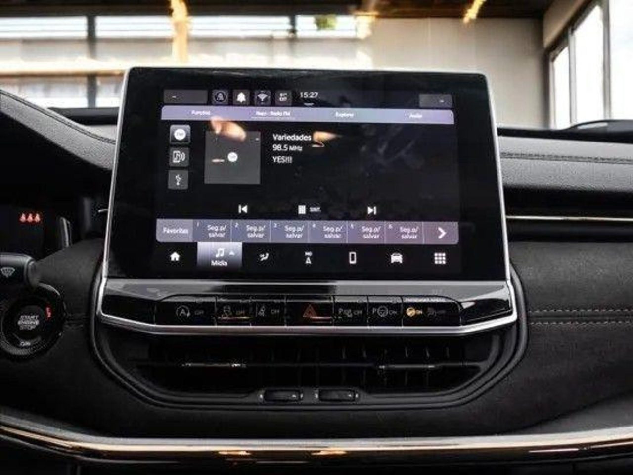 Com desconto de R$ 35 mil, Jeep Commander Longitude custa menos que Corolla Cross