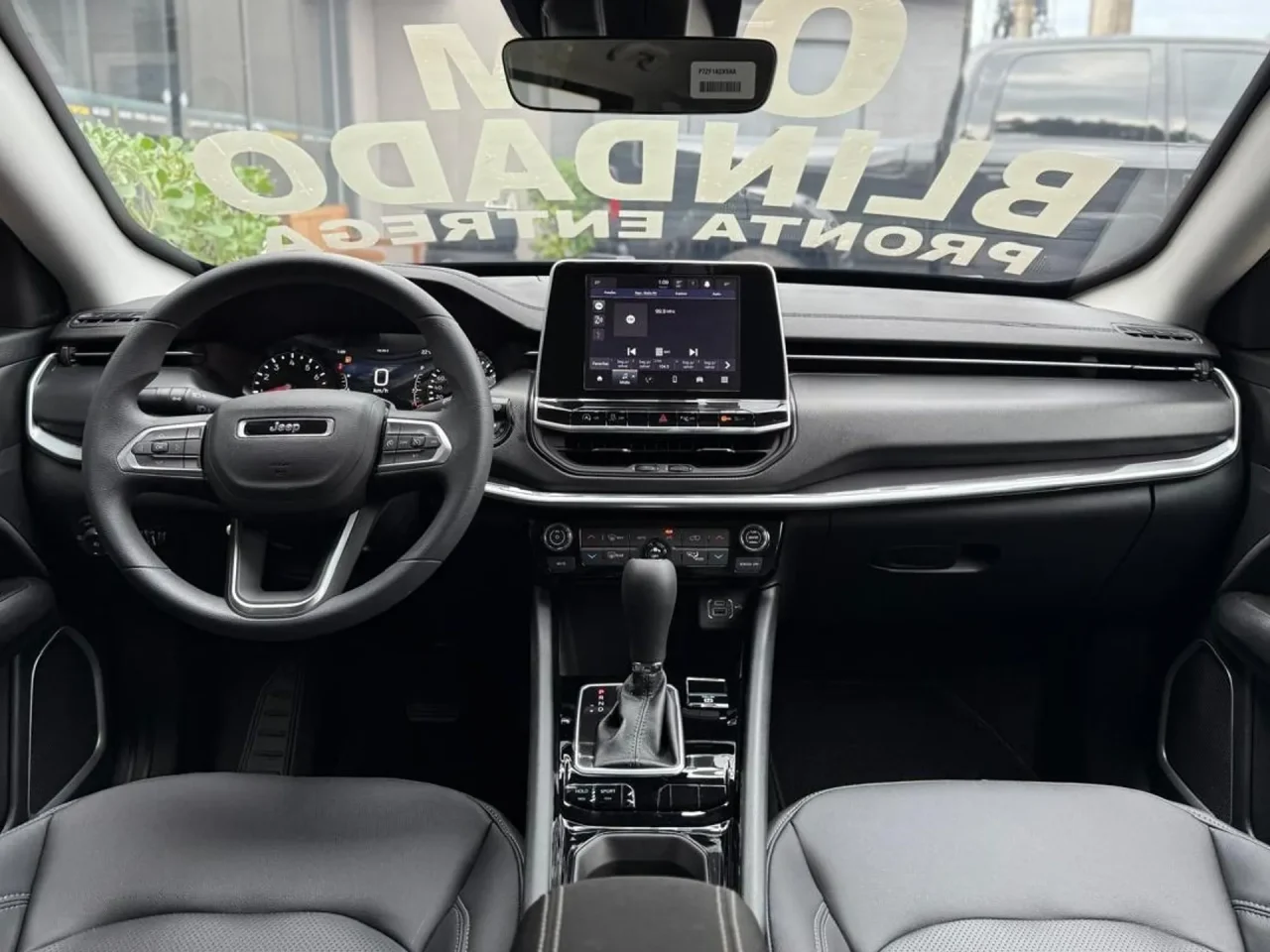 Jeep anuncia Compass Longitude com uma bolada de desconto de R$ 37.100 para CNPJ