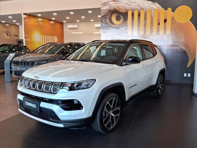 Jeep Compass Blackhawk está com super desconto de R$ 50.778 para CNPJ