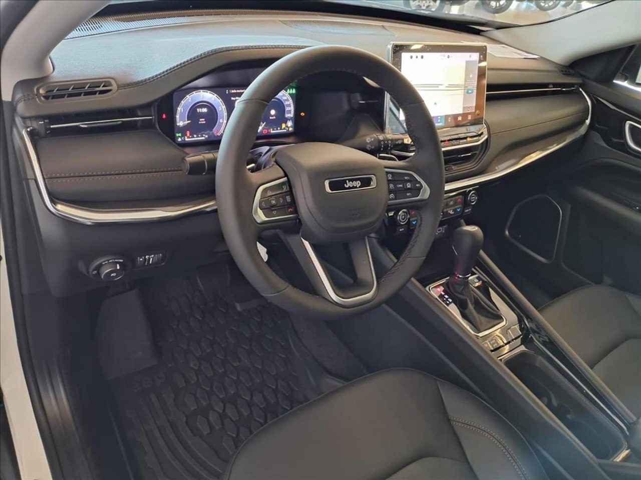 Jeep Compass Blackhawk está com super desconto de R$ 50.778 para CNPJ