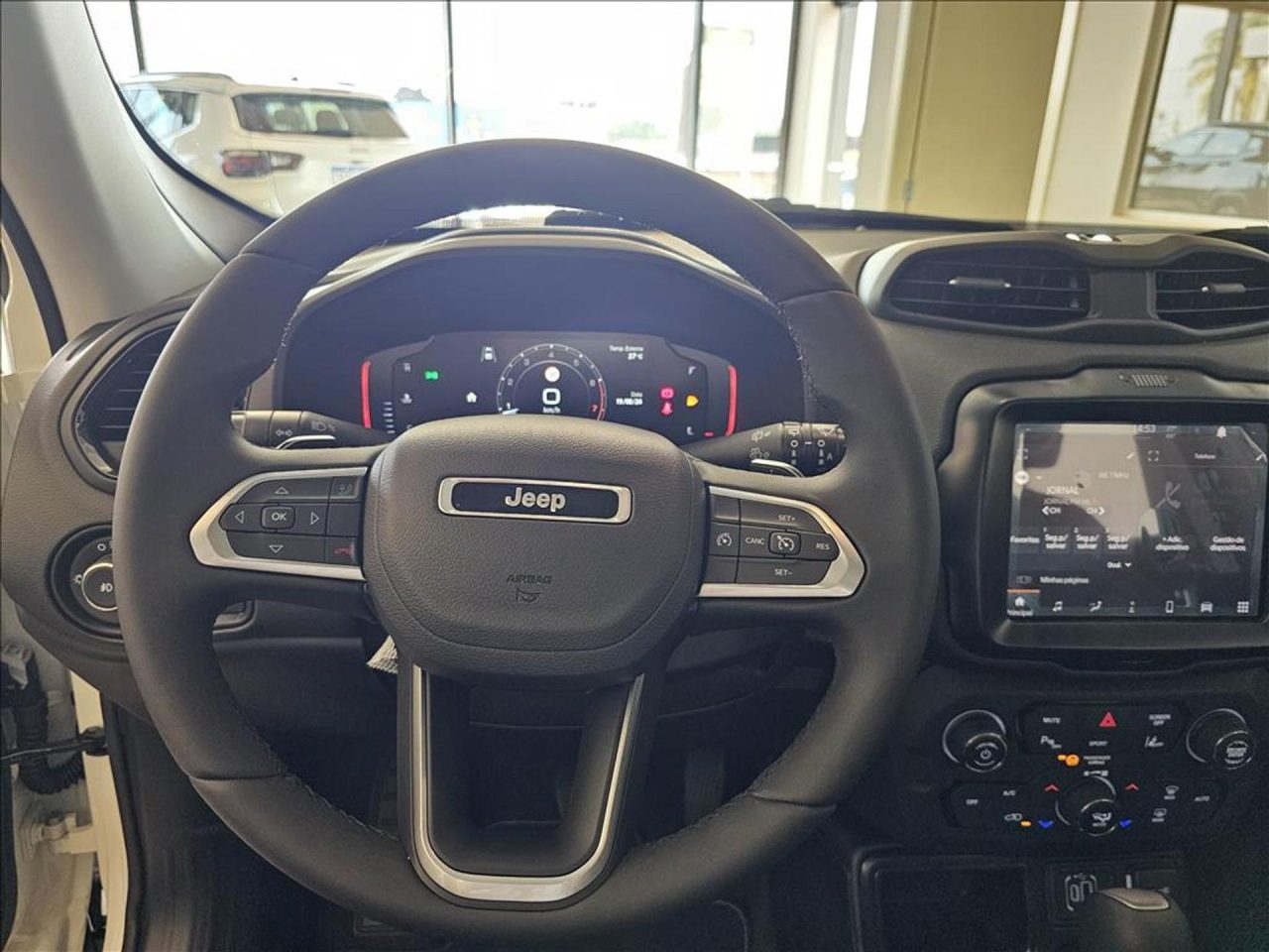 Com desconto de R$ 18 mil, Jeep Renegade Sport custa menos que Tera
